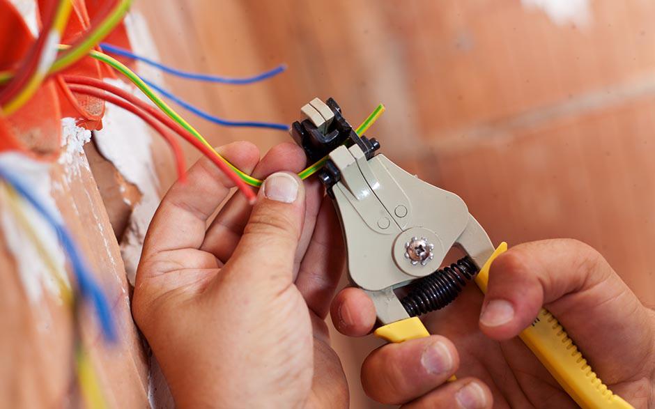 je recherche un électricien Yerres